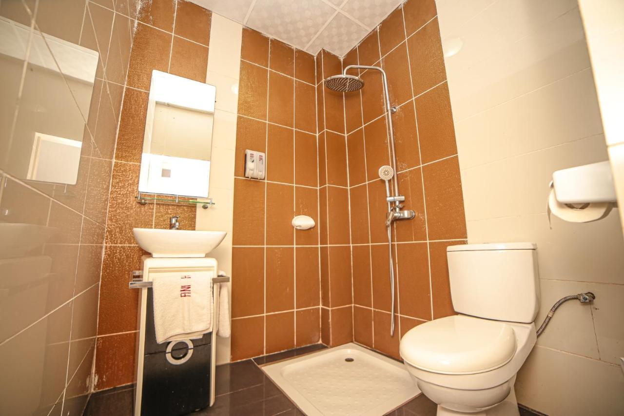 לימבה Fini Hotel Bobende מראה חיצוני תמונה