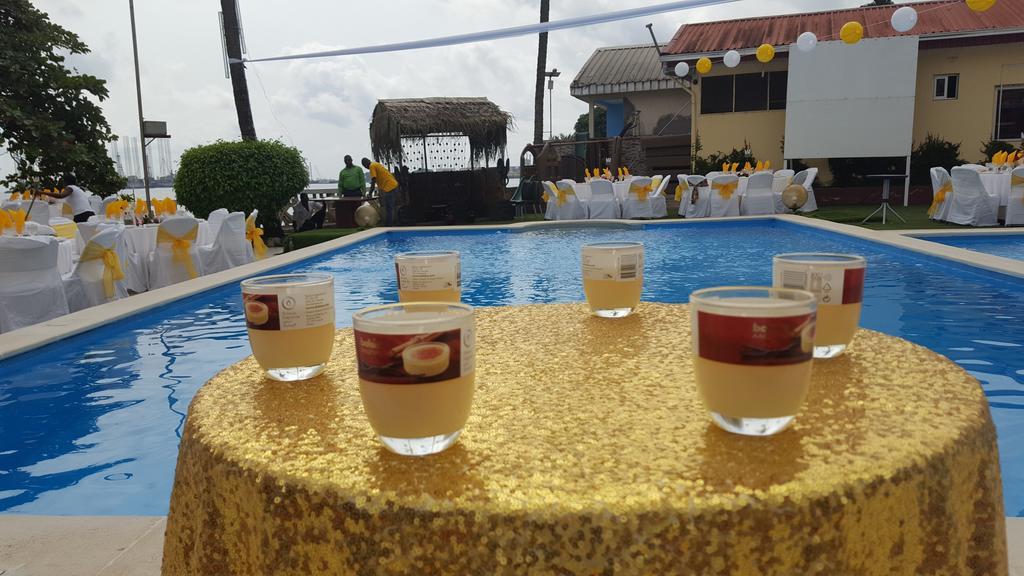 לימבה Fini Hotel Bobende מראה חיצוני תמונה